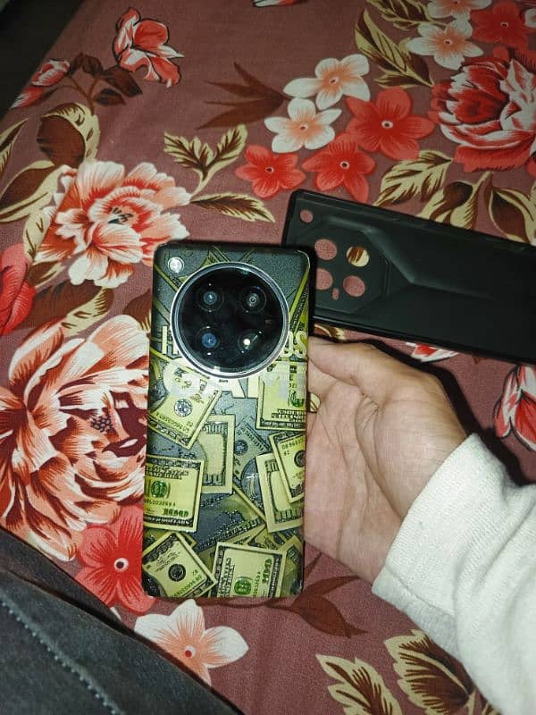 Infinix zero 40   12/256 . sirf kuch din use kiya hai mobile new condi 2