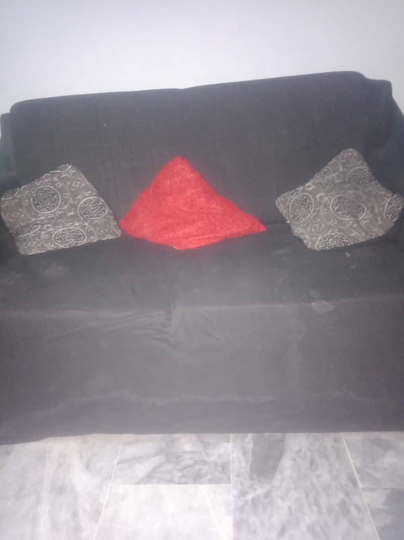 5 seater with cover. Cosion not included 0