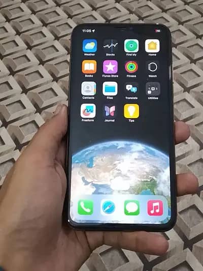Apple iPhone XS PTA approved With Box Cable 1