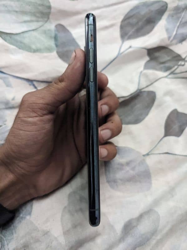 iPhone 11 Pro Max (Dual PTA) 3