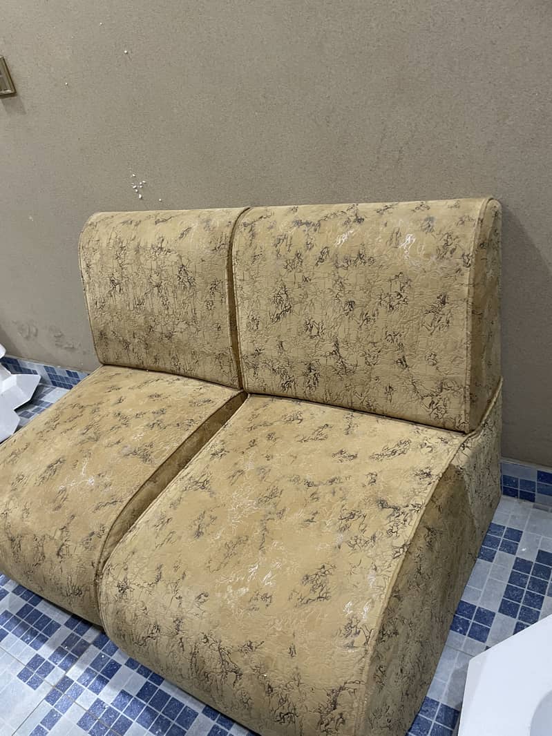 Sofa set and single sofa available 0