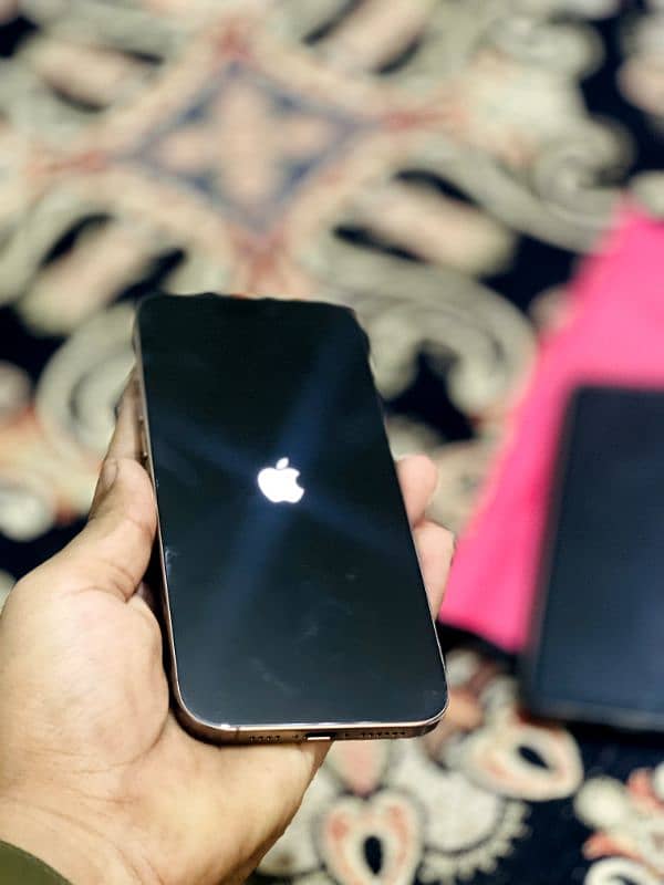 iPhone 16 pro max iCloud lock with box all ok 10/10 {03137439786} 4