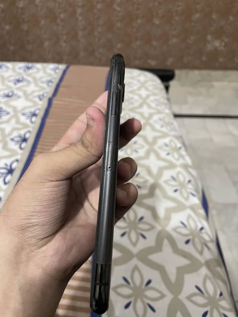Iphone 11 pro max 1