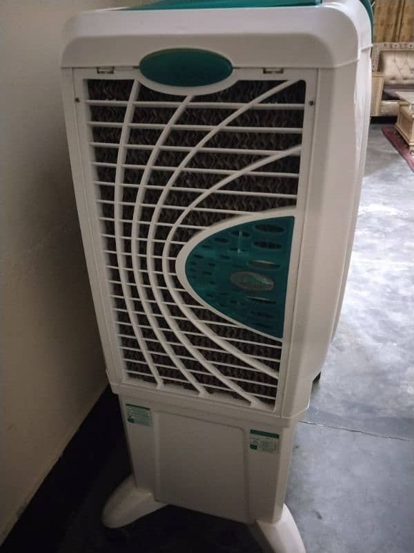 BOS ECM 8000 XL AIRCOOLER WITH ICE BOX 3