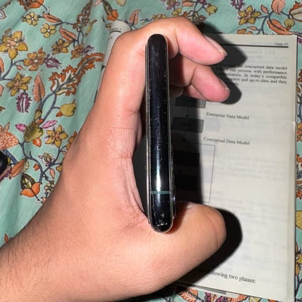 IPhone 11 Pro Max JV (slightly negotiable) 8