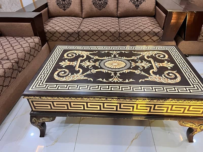 Center table 0