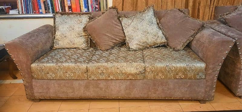 one year used Sofa Set alongwith Table set one large & 4side tables 1