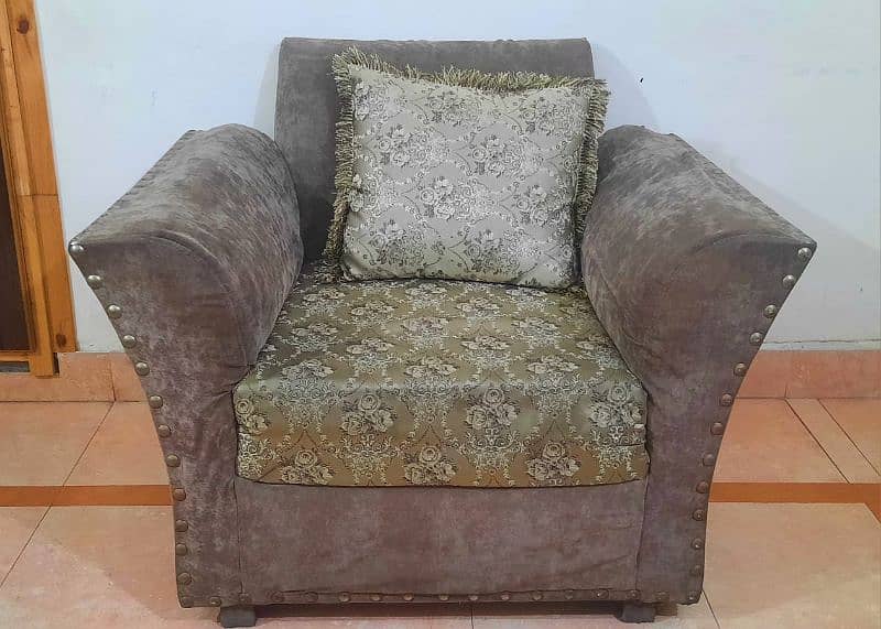 one year used Sofa Set alongwith Table set one large & 4side tables 3