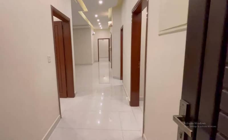 272sq yd 5 Bedrooms Luxury Villa is Available FOR RENT. 6km from Entrance of BTK. 5 Bed DDL 2 Kitchens 13
