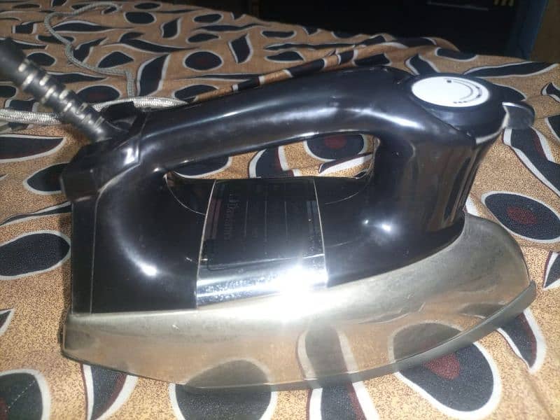 Dawlance iron model # 1020 2
