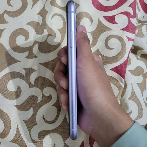 Iphone 11 jv Excellent contion10/10 Contact Whtsapp (03195309996) 2