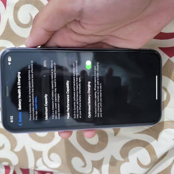 Iphone 11 jv Excellent contion10/10 Contact Whtsapp (03195309996) 8