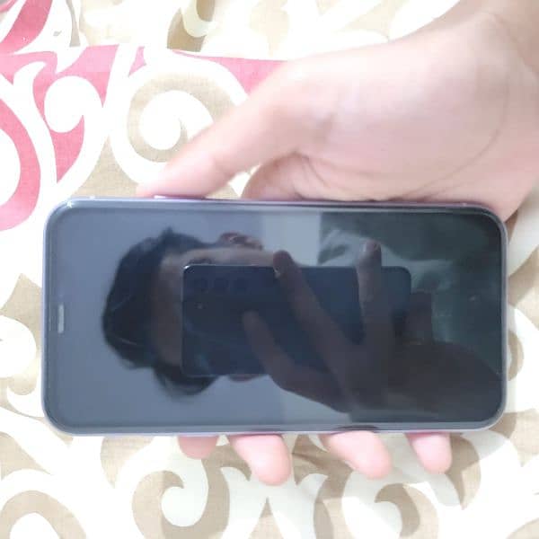 Iphone 11 jv Excellent contion10/10 Contact Whtsapp (03195309996) 9