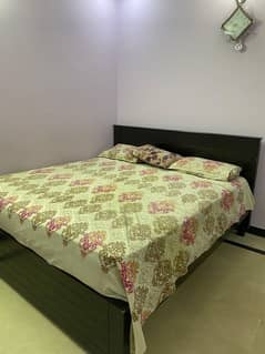 king size bed wooden