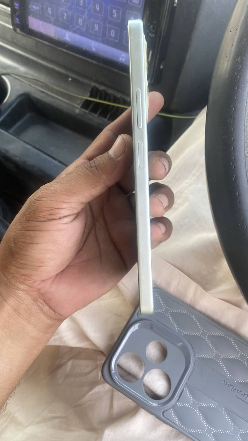 Oppo A5 pro 10din use huwa hy 10/10 zero condition 1