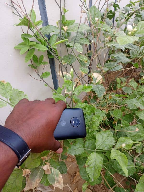 Moto e4 9