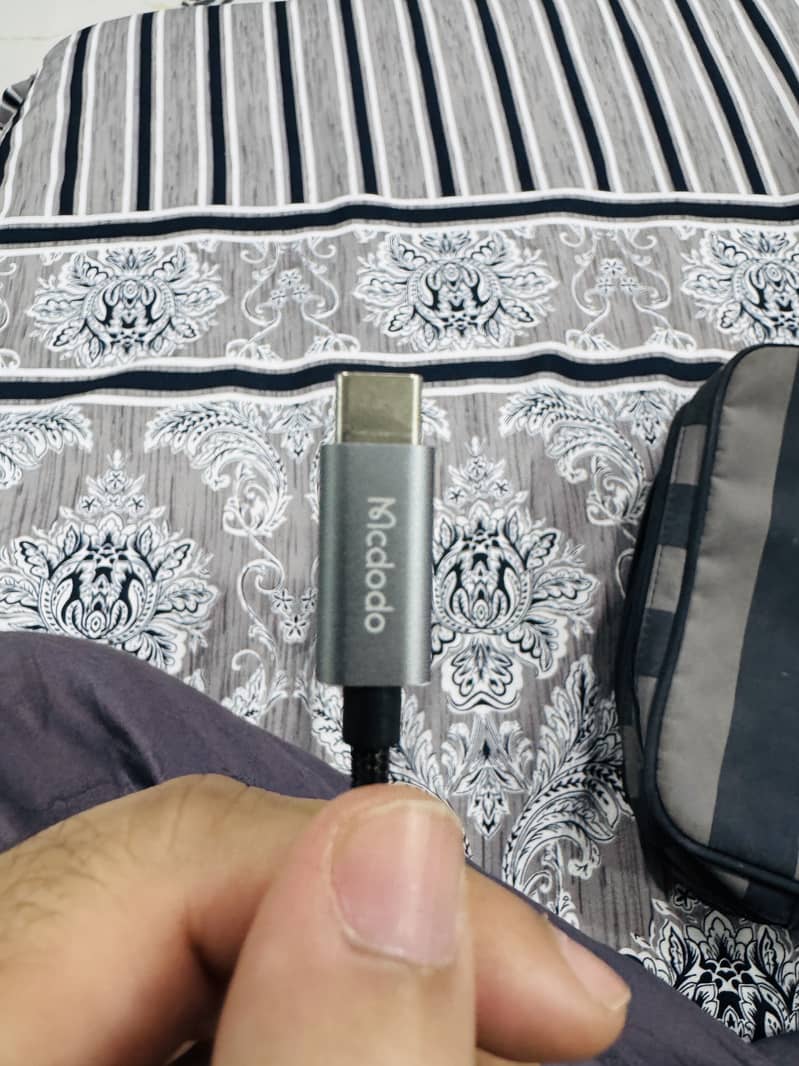 type C macdodo sipliter adapter connected 2