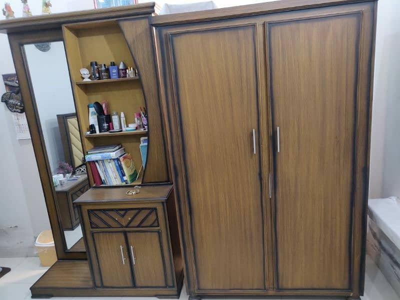 almost new bed set with dressing table 5