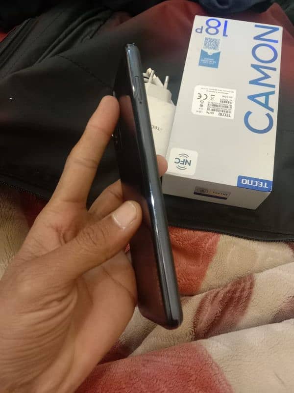 tecno sparck 18p 8+5/128 7