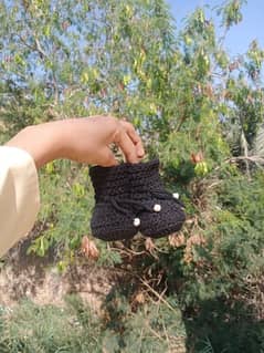 Crochet baby shoes