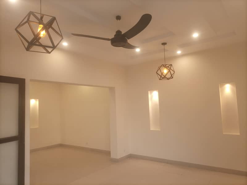 10MARLA FULL HOUSE IN DHA PHASE 6 0
