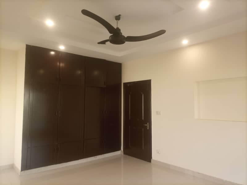 10MARLA FULL HOUSE IN DHA PHASE 6 7