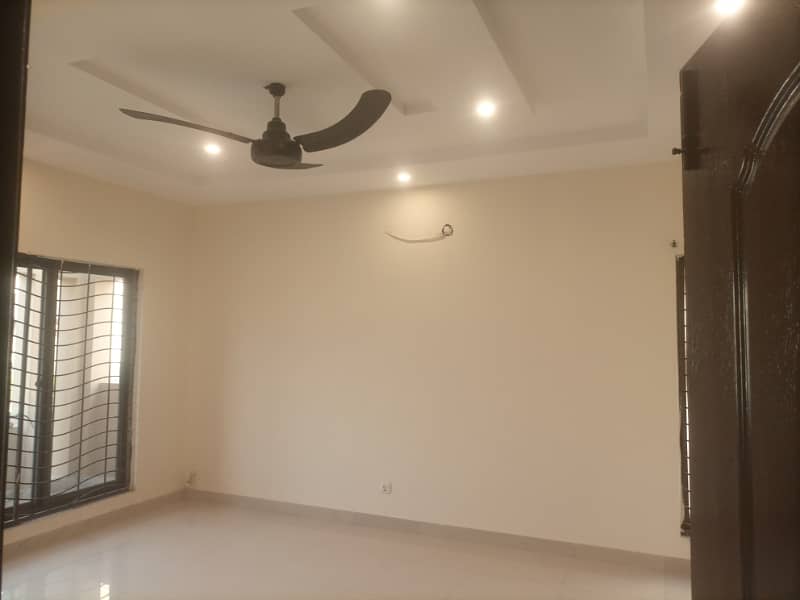10MARLA FULL HOUSE IN DHA PHASE 6 8