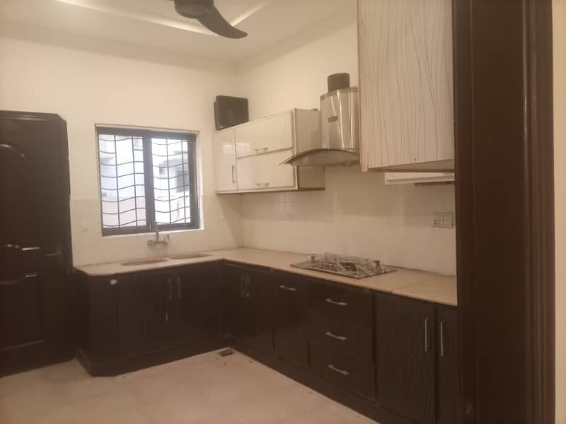 10MARLA FULL HOUSE IN DHA PHASE 6 15