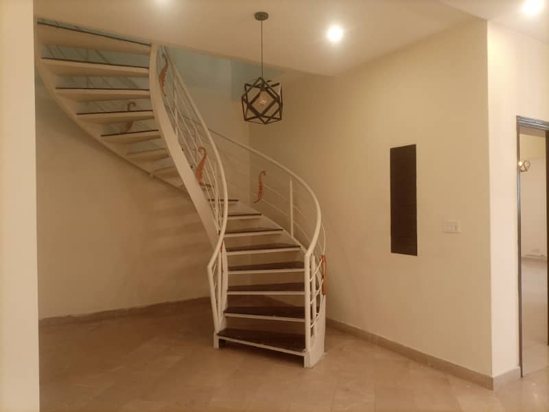 10MARLA FULL HOUSE IN DHA PHASE 6 16