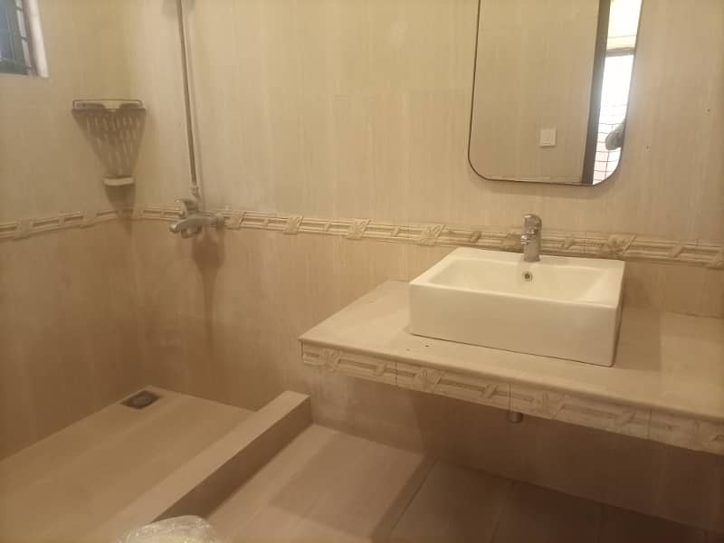 10MARLA FULL HOUSE IN DHA PHASE 6 18