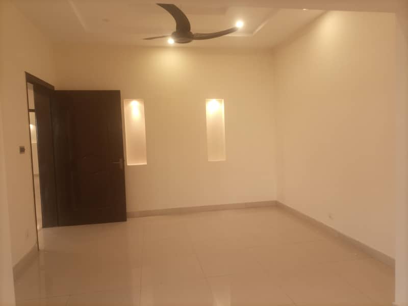 10MARLA FULL HOUSE IN DHA PHASE 6 20