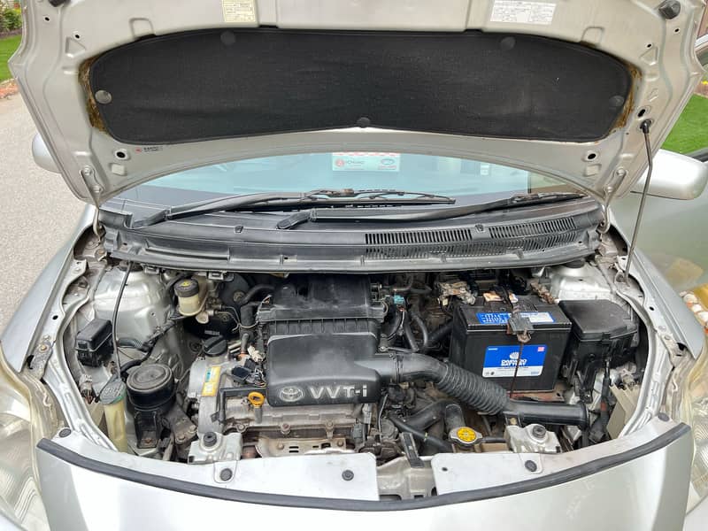 Toyota Belta 1.3 2006 import 2011 8
