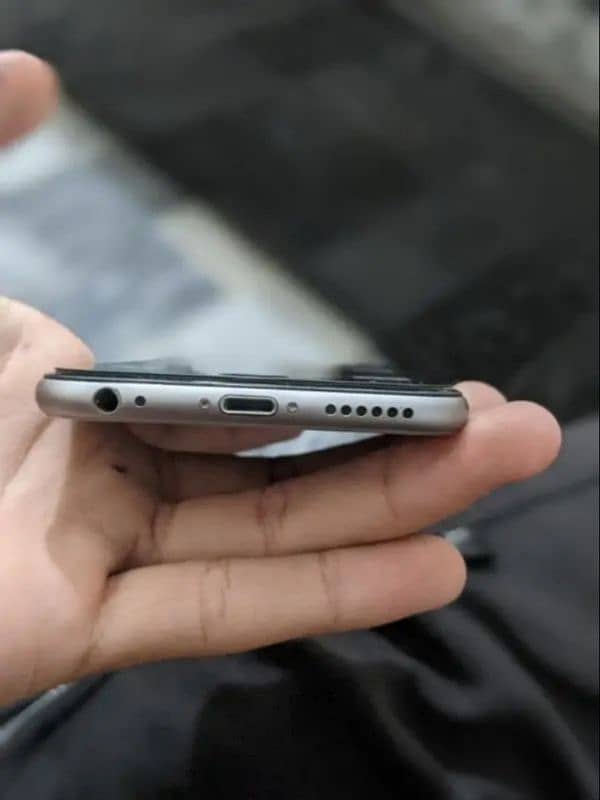 I phone 6 (100% battery health) non pta 2