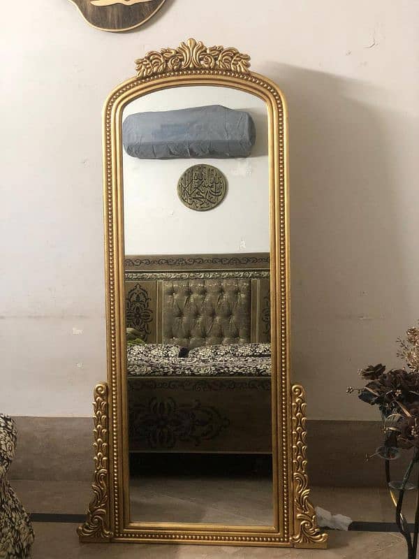 Hanging and standing mirror 1