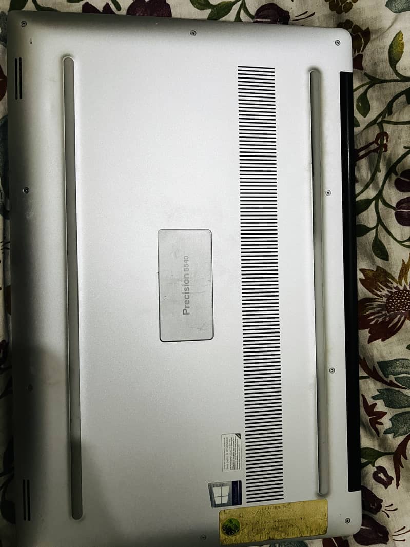 Dell Precision 5540 4