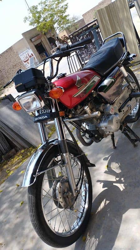 Honda 125 Special Edition in Lush Condition 0