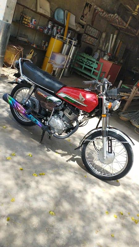 Honda 125 Special Edition in Lush Condition 1