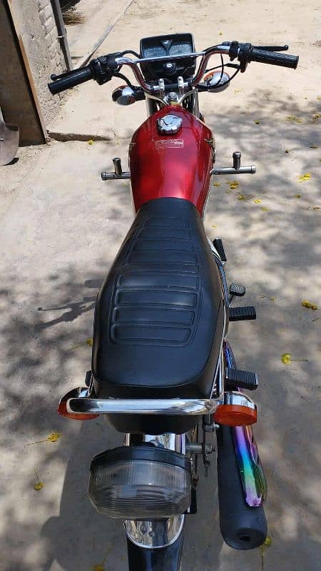 Honda 125 Special Edition in Lush Condition 4