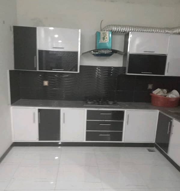 Get Your Hands On Upper Portion In Allama Iqbal Town Best Area 15