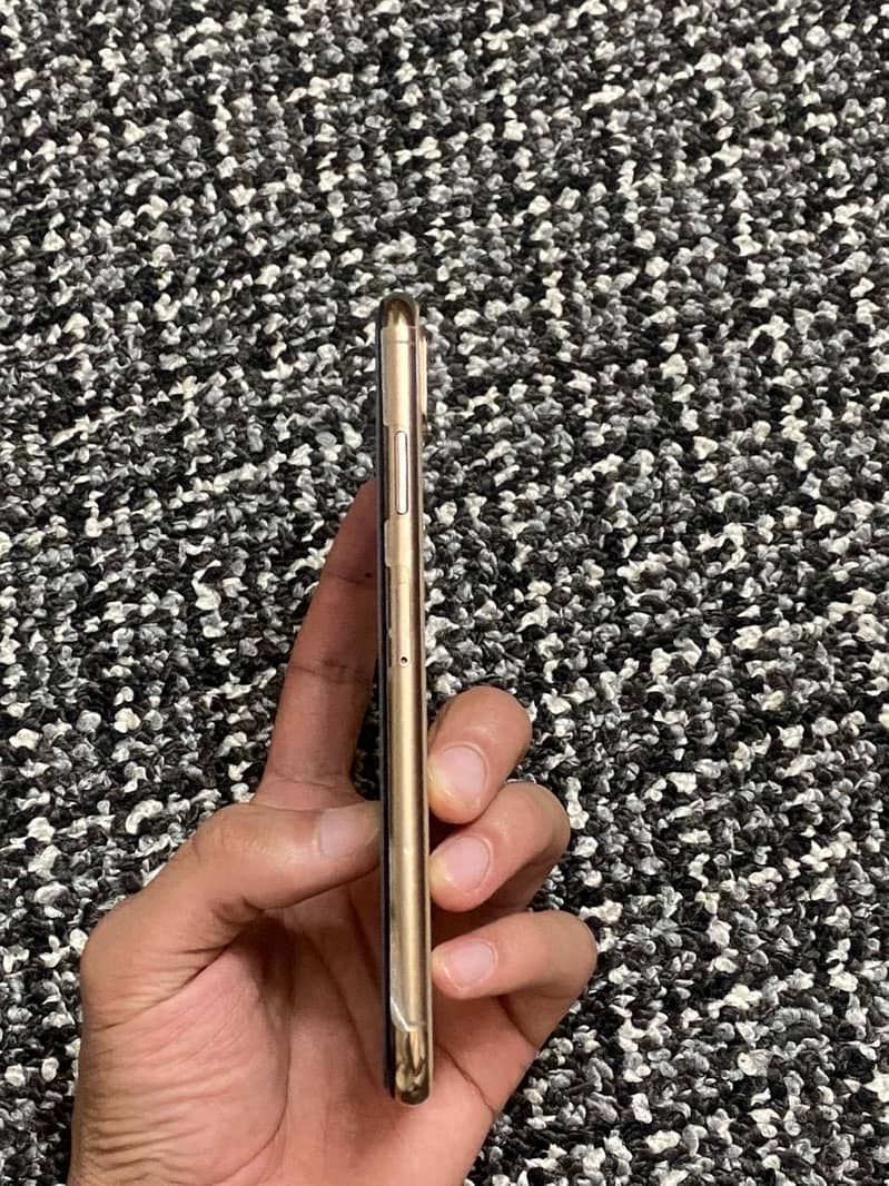 iPhone 0