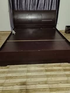 bed used for sell without matrix