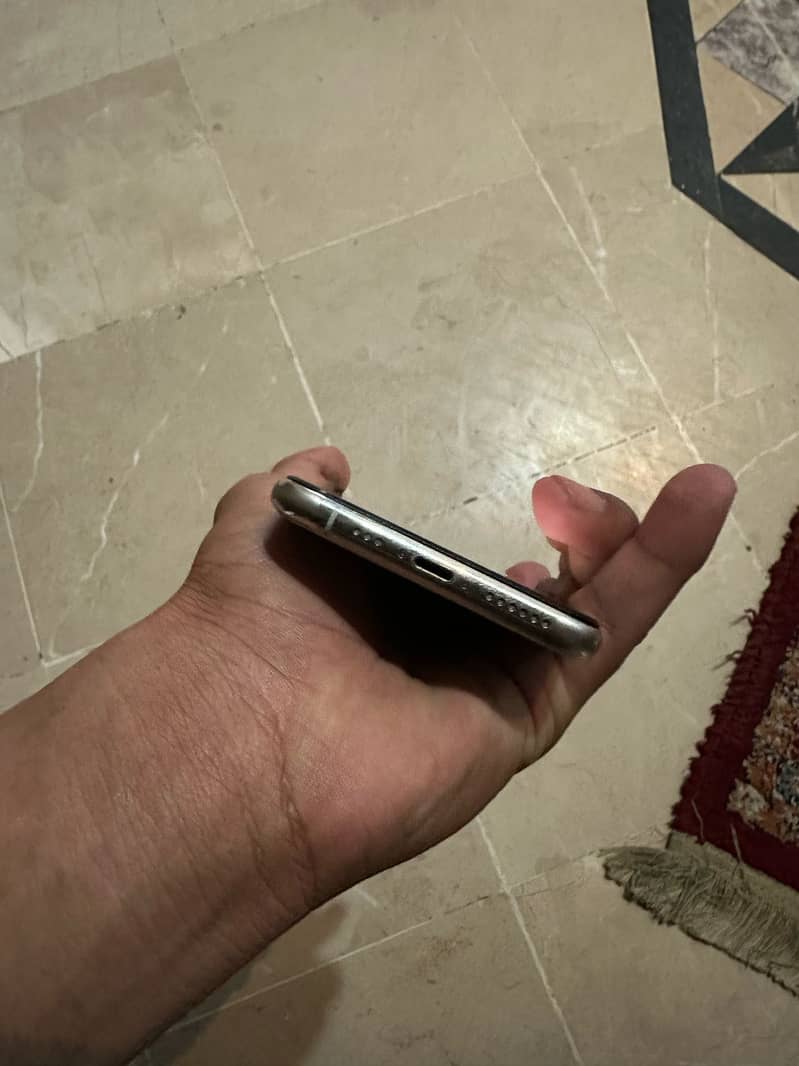 11 pro 256 gb 10 by 10 condition 1