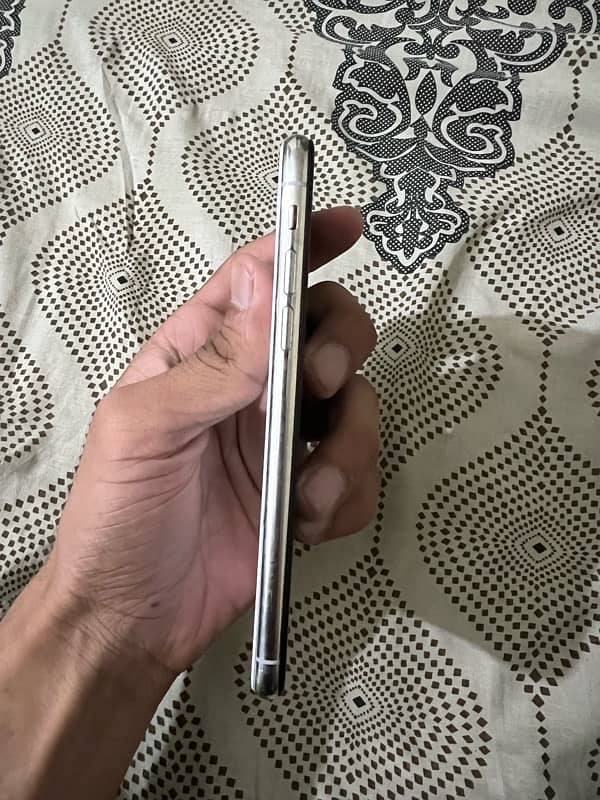 iphone X 64 gb pta Approved 3