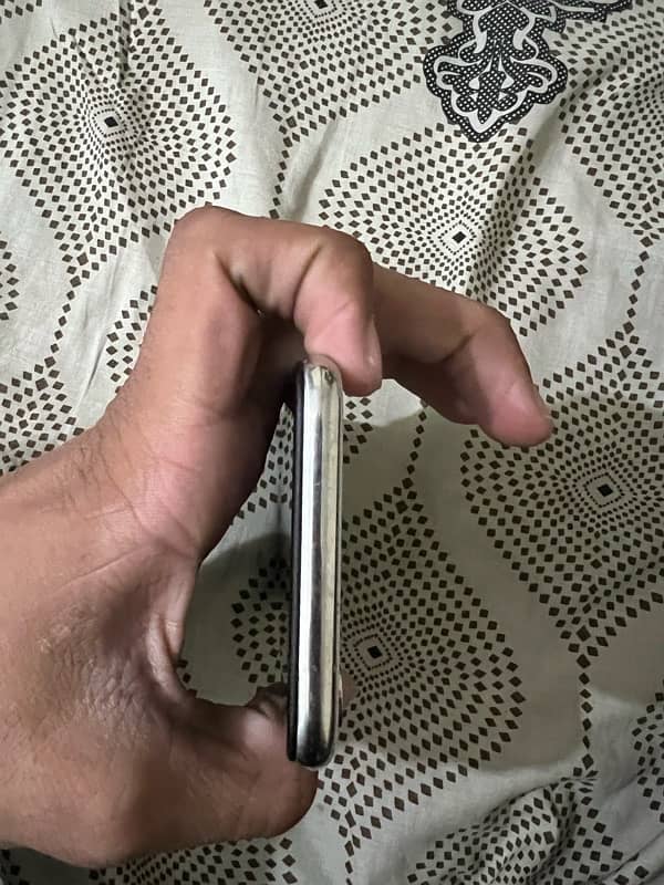 iphone X 64 gb pta Approved 5