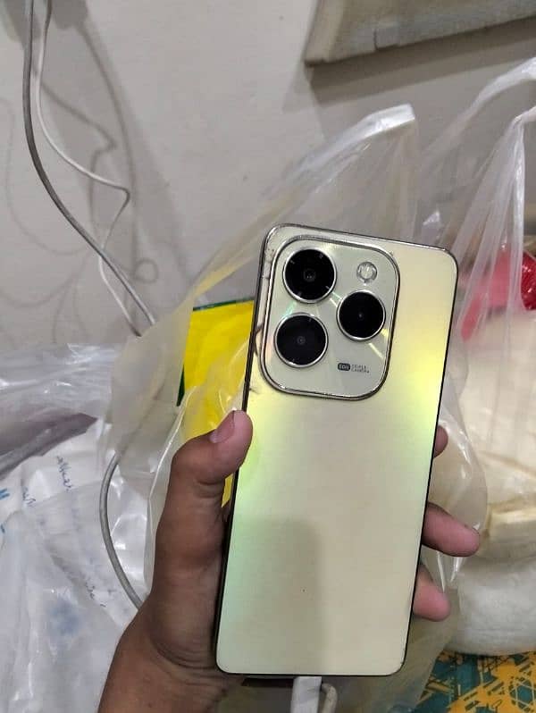 Infinix Hot 40 1