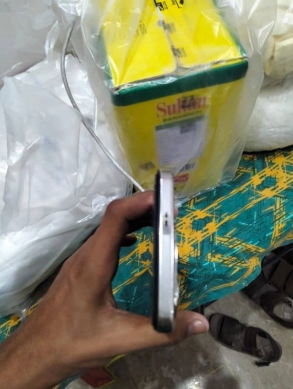 Infinix Hot 40 4