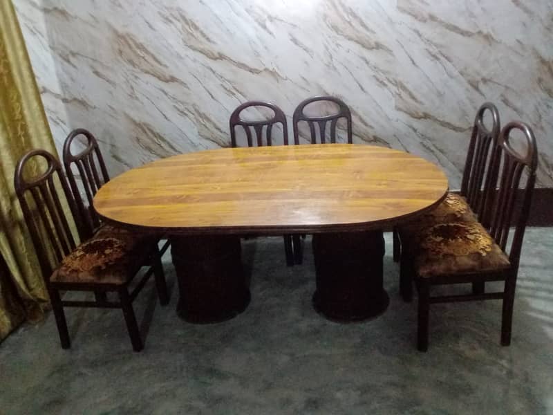 Dining Table with 6 chairs 0