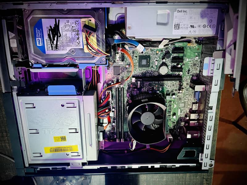 Pc and Monitors mouse and keyboard for sell in good condition 1