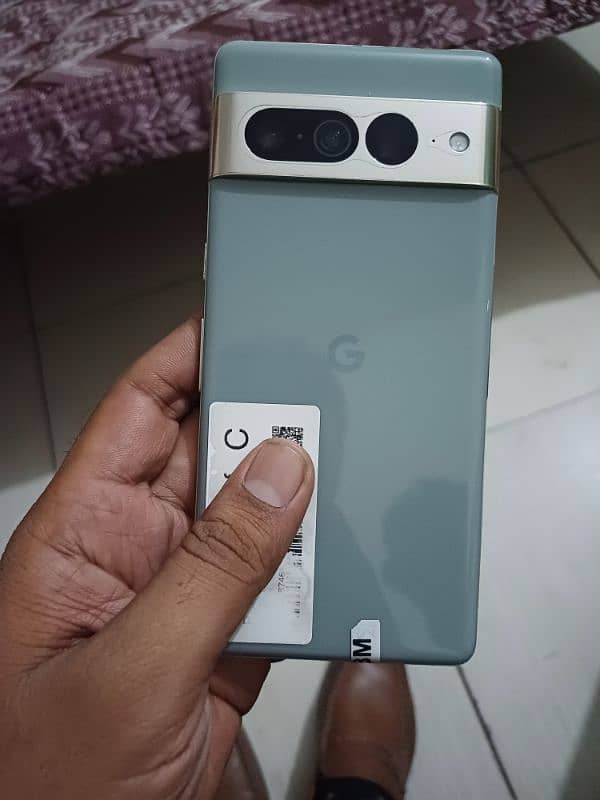 pixel 7 pro 12/128 4