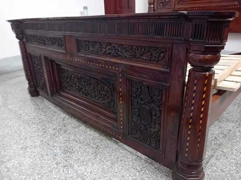 Bed with drawers and dressing table 0